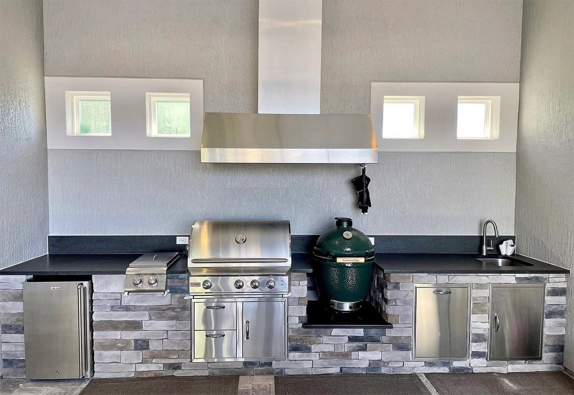 outdoor kitchen