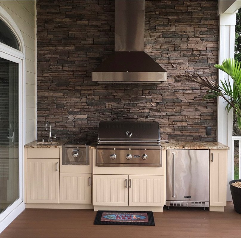 outdoor kitchen